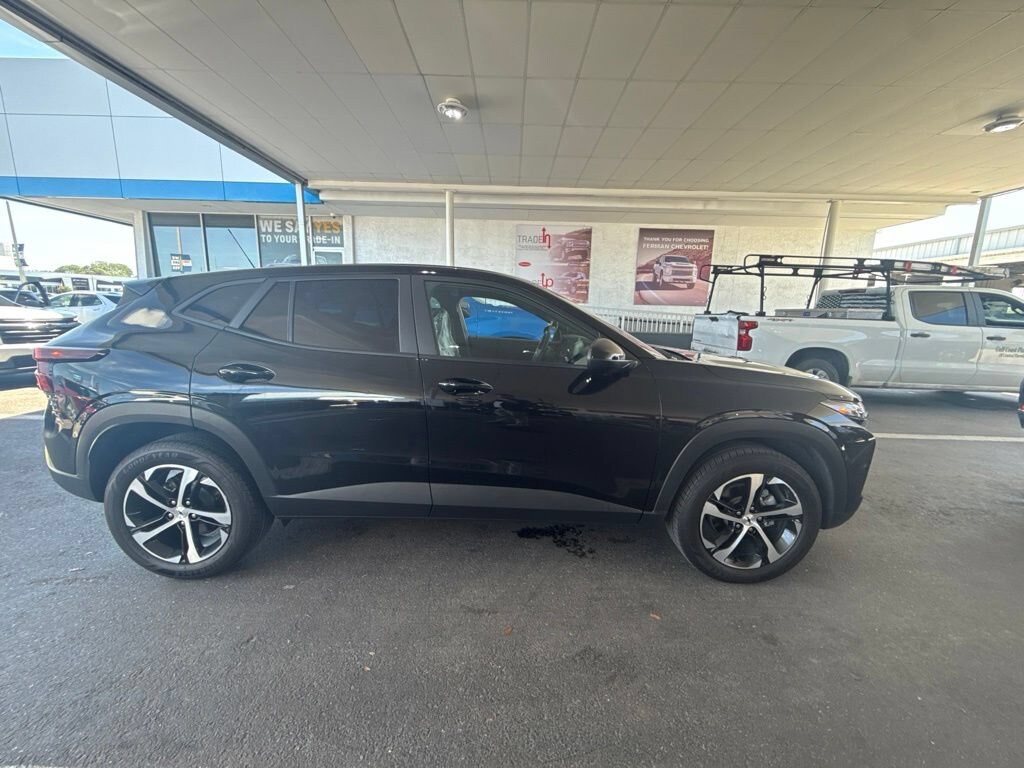 Used 2025 Chevrolet Trax 1RS SUV