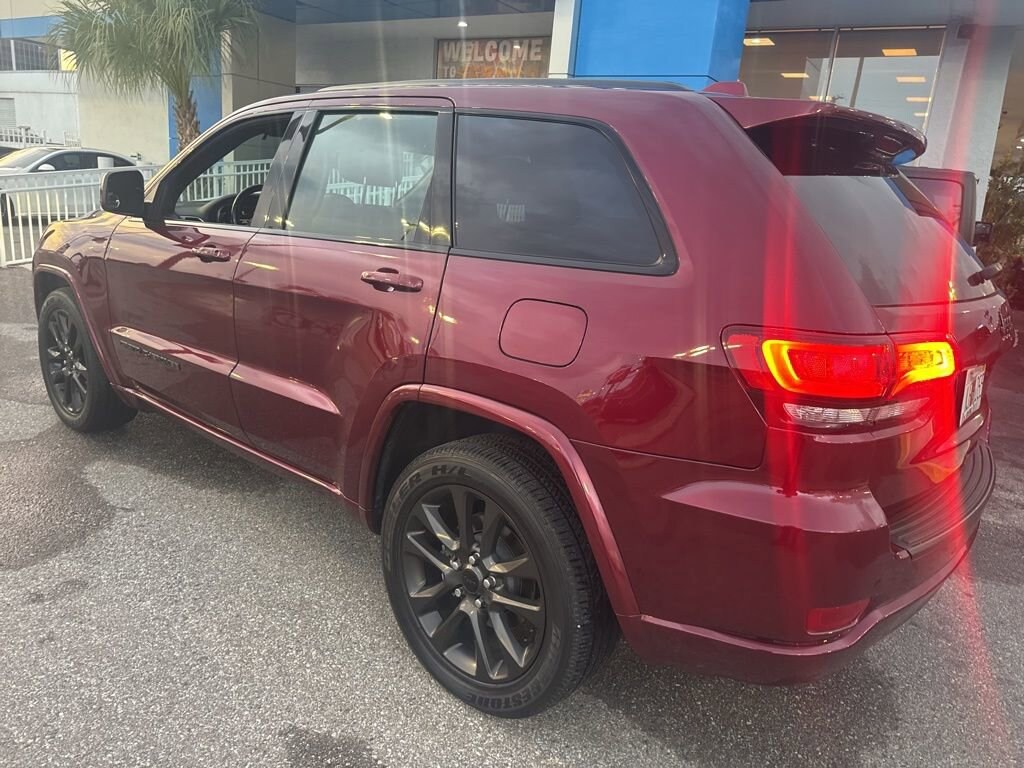 Used 2021 Jeep Grand Cherokee Laredo SUV