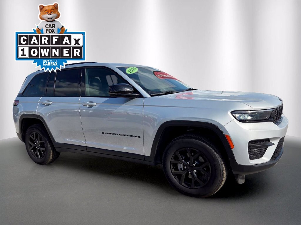 Used 2025 Jeep Grand Cherokee Laredo SUV