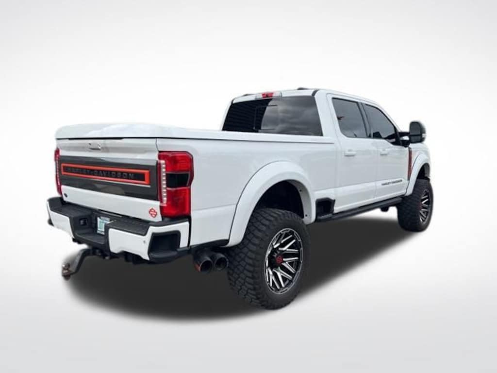 Used 2024 Ford F-250SD Lariat Truck Crew Cab