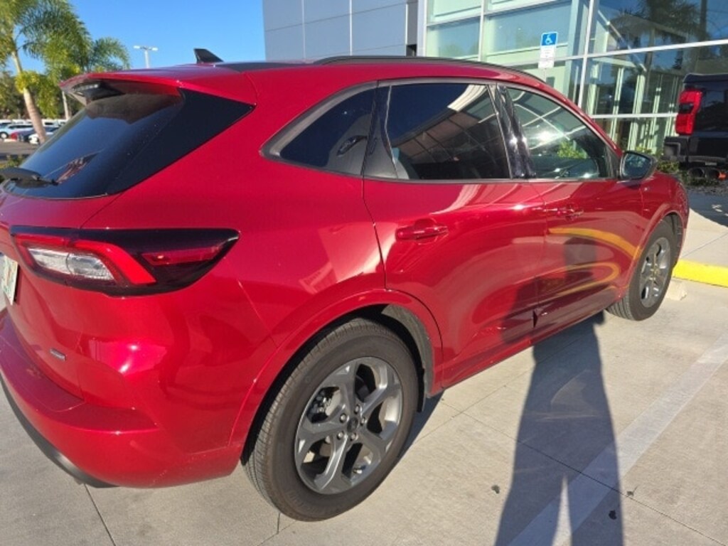 Used 2023 Ford Escape Hybrid ST-Line SUV