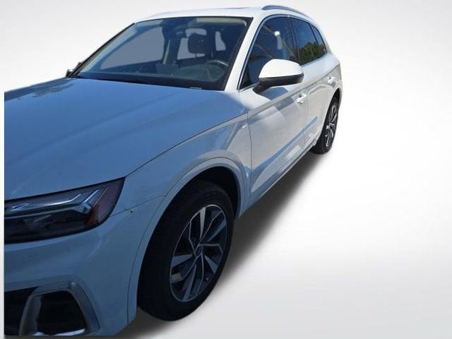 2023 Audi Q5 45 Premium Plus's photo