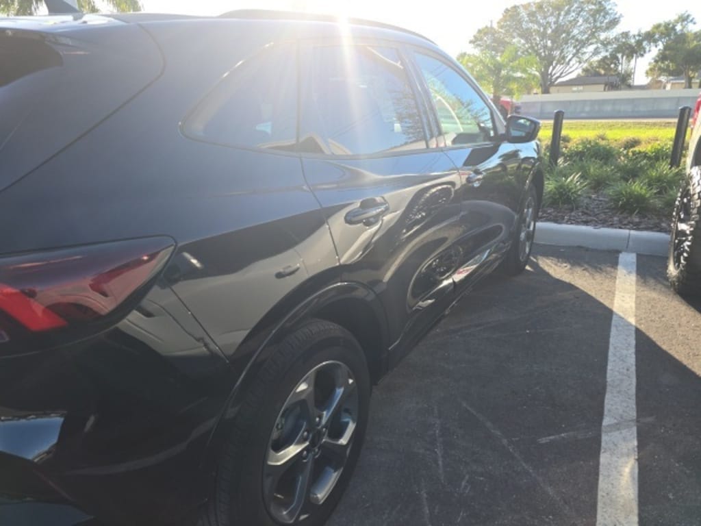 Used 2024 Ford Escape ST-Line Select SUV