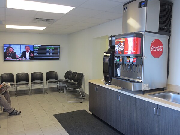 Service_Dept_Guest_Lounge_2.JPG