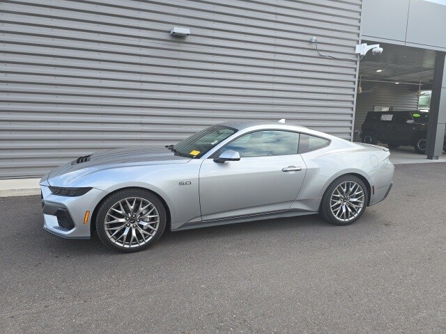 2025 Ford Mustang GT Premium photo 2