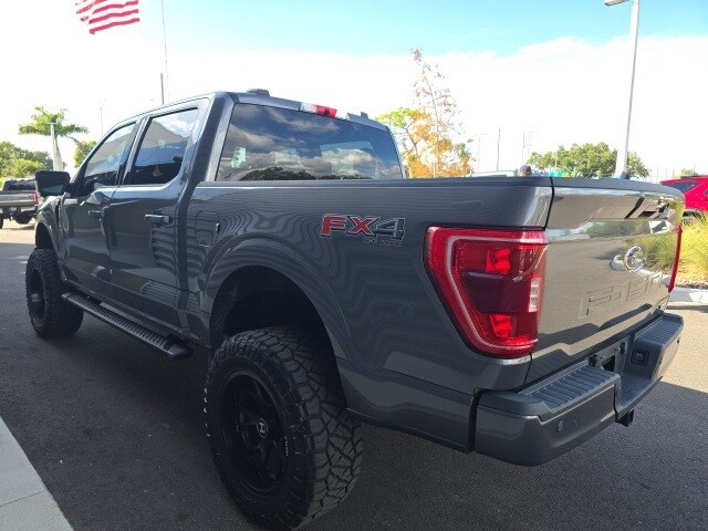 2021 Ford F-150 XLT photo 2