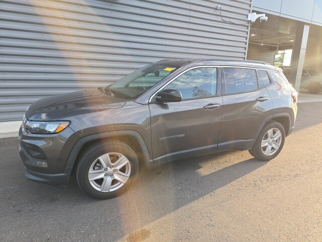 2022 Jeep Compass North Edition Latitude photo 2