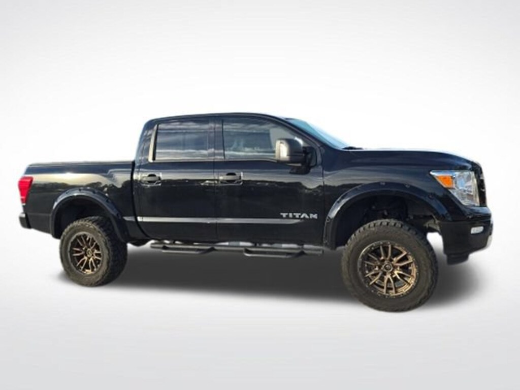 Used 2023 Nissan Titan SV Truck Crew Cab