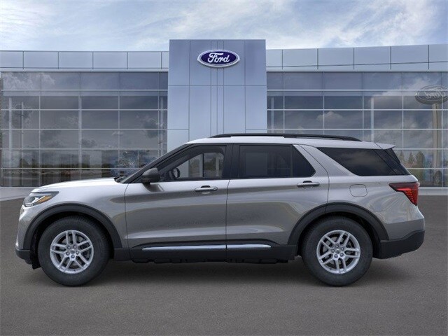 2025 Ford Explorer photo 3
