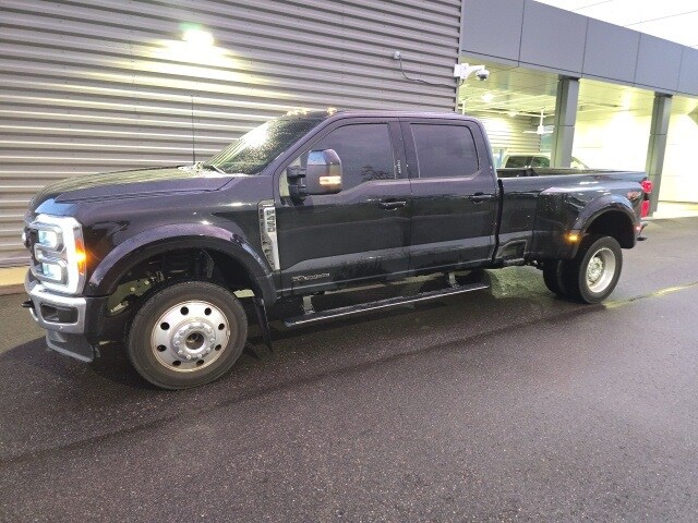 2023 Ford F-450 photo 2