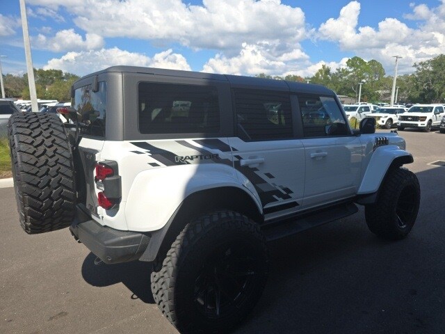 2023 Ford Bronco photo 3