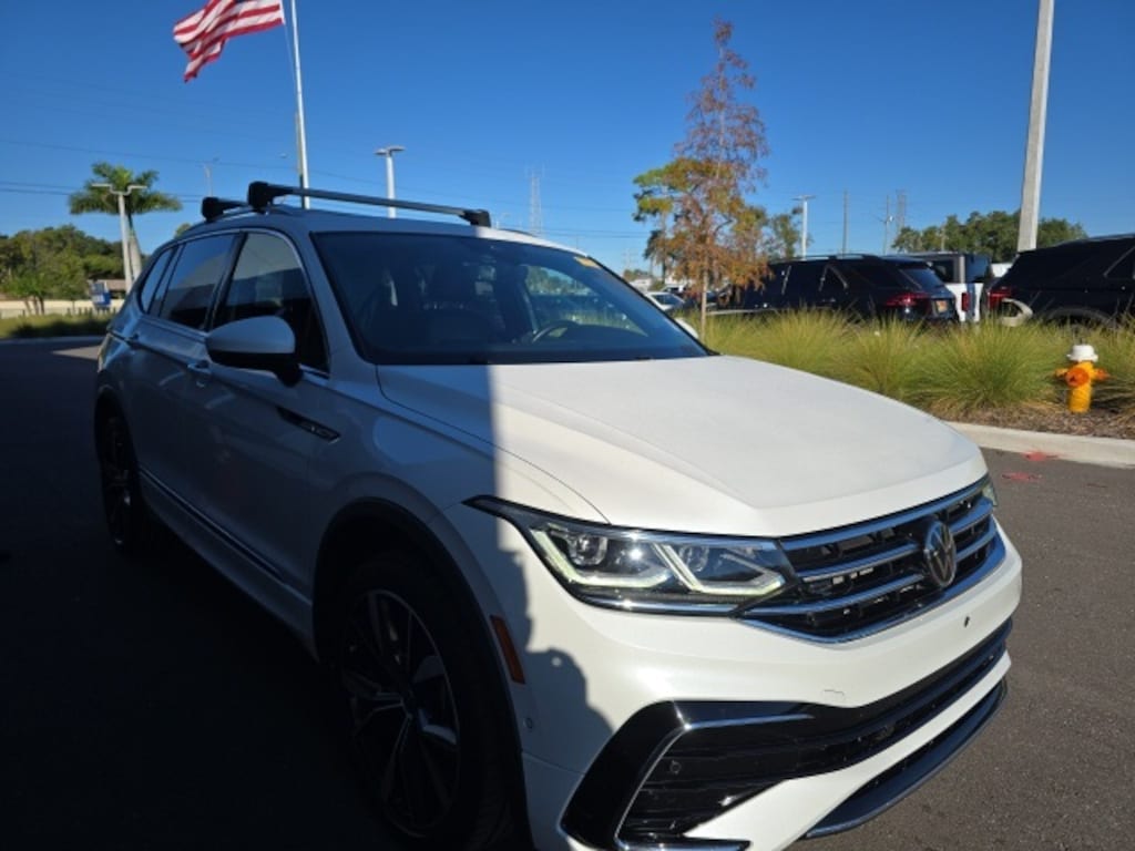 Certified 2022 Volkswagen Tiguan 2.0T SEL R-Line SUV