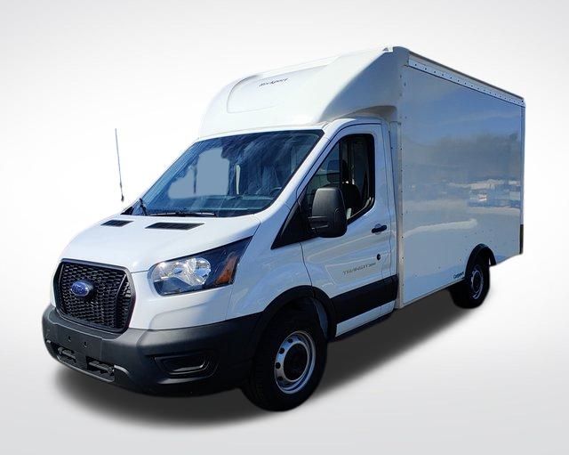 2024 Ford Transit Cutaway Base's photo
