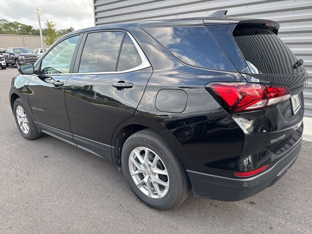 2024 Chevrolet Equinox LT photo 2