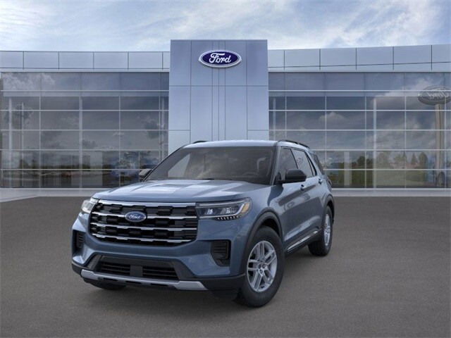 2025 Ford Explorer photo 2