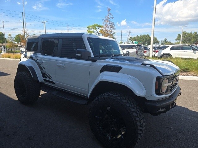 2023 Ford Bronco photo 2