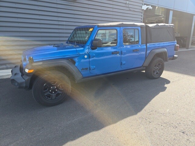 2021 Jeep Gladiator Sport photo 2