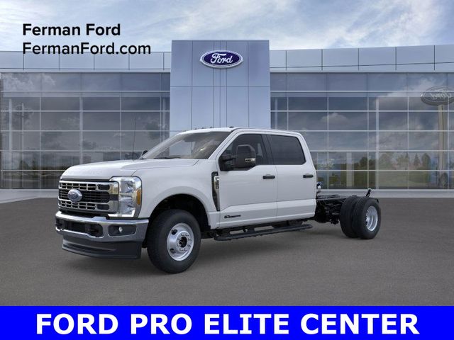 2026 Ford F-350 Super Duty Chassis Cab XL's photo