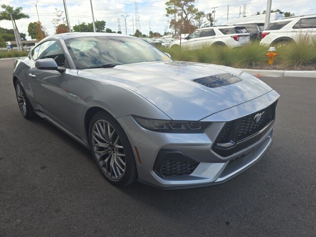 2025 Ford Mustang GT Premium photo 3