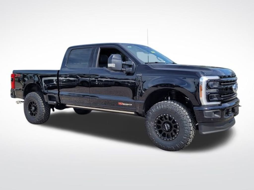 New 2025 Ford F-250SD Platinum Truck Crew Cab