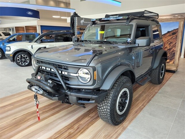 2024 Ford Bronco Black Diamond photo 3