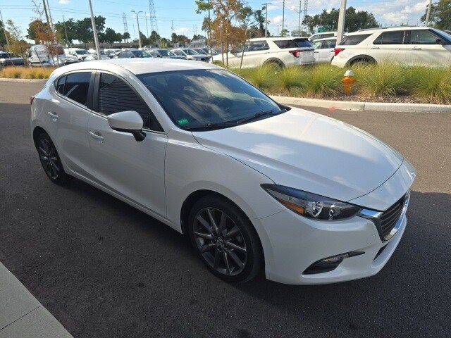 2018 Mazda Mazda3 Touring photo 3