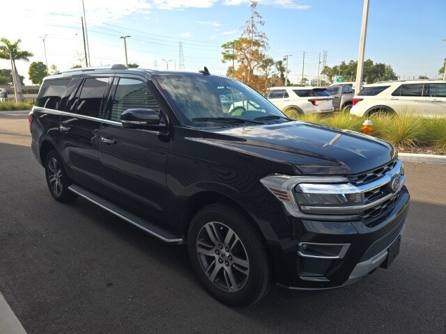 2022 Ford Expedition MAX Limited photo 3