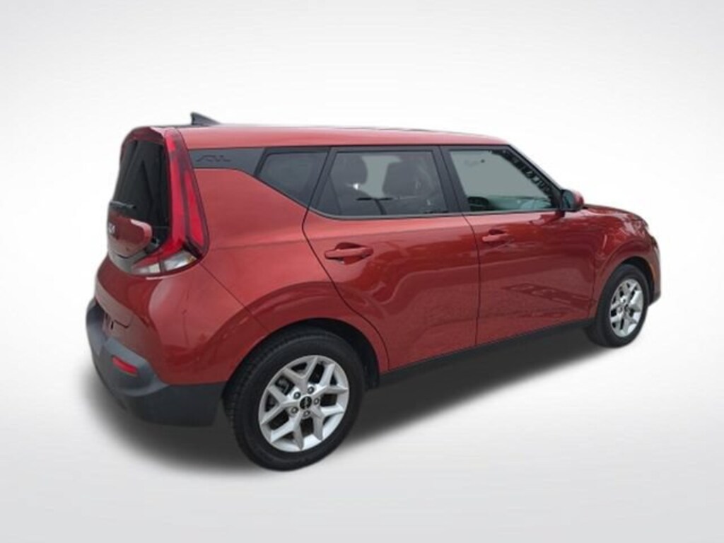 Certified 2022 Kia Soul LX Hatchback