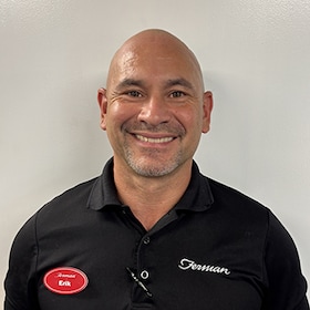 Staff member Erik Montalvo from ID_0056e339c05b