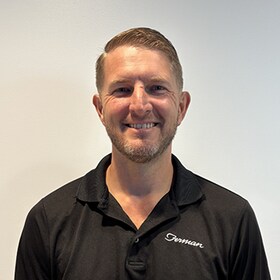 Staff member Tom Oliver from ID_3335fe88e3f7