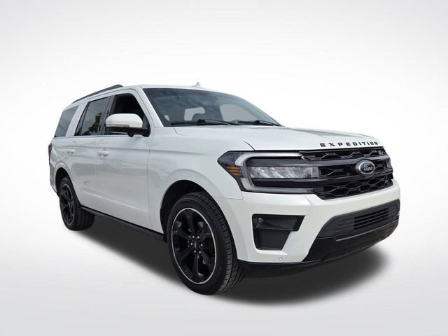 2023 Ford Expedition Limited's photo