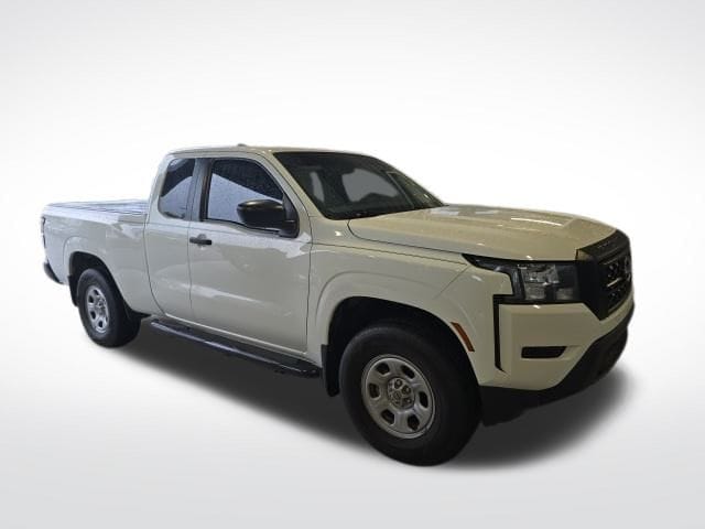 2023 Nissan Frontier S's photo