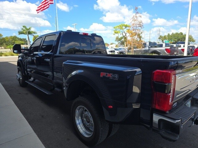 2025 Ford F-450 photo 3