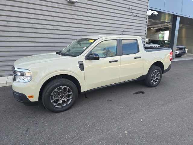 2024 Ford Maverick XLT photo 2