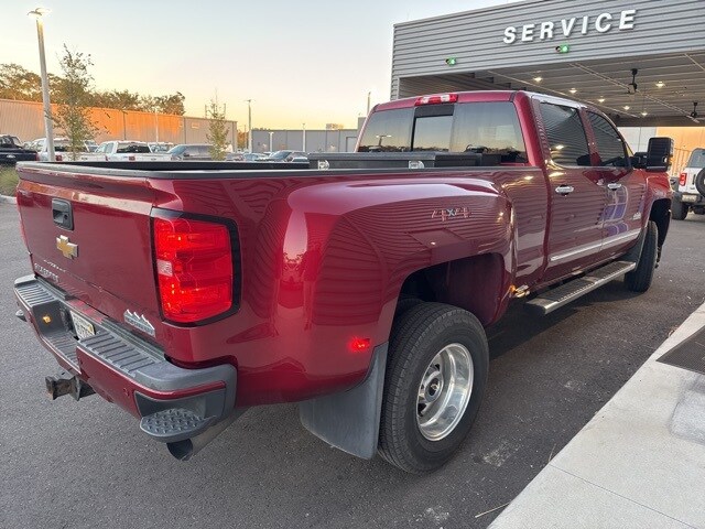 2019 Chevrolet Silverado 3500HD High Country photo 3