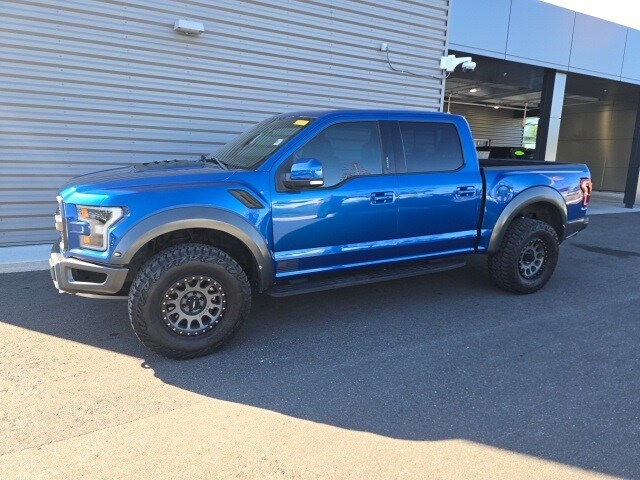 2018 Ford F-150 Raptor photo 2