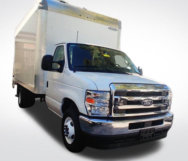 2026 Ford E-Series Cutaway Base's photo