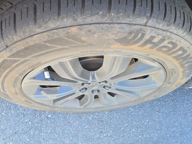 2023 Ford Edge SE photo 2