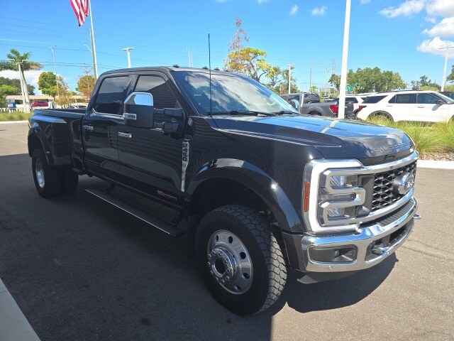 2024 Ford F-450 photo 3