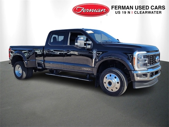2023 Ford F-450 Super Duty Lariat's photo