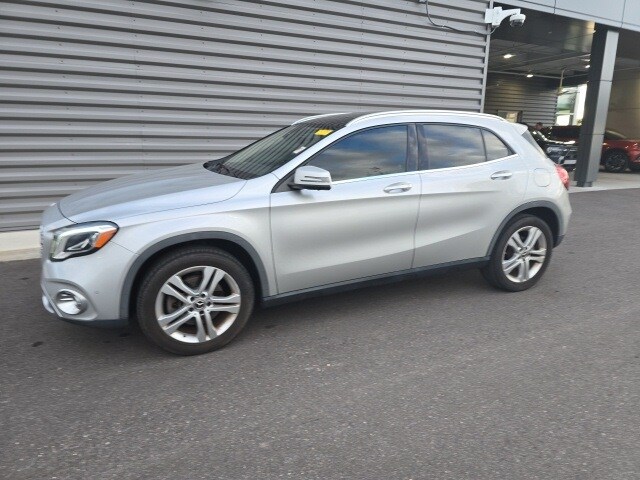 2018 Mercedes Benz GLA 250 photo 2