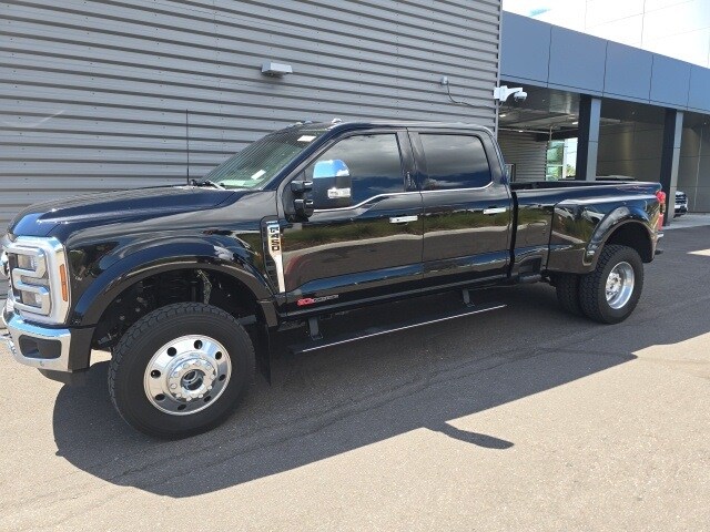 2024 Ford F-450 photo 2