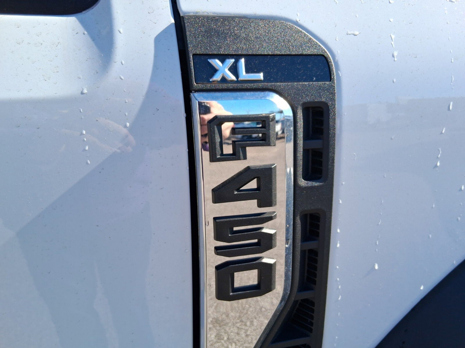 2025 Ford F-450 Super Duty Chassis Cab XL - Photo 18