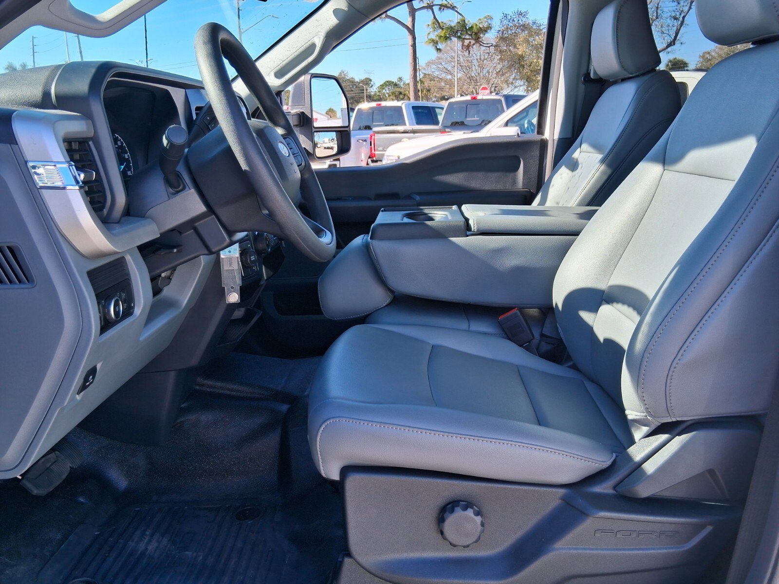 2025 Ford F-450 Super Duty Chassis Cab XL - Photo 11