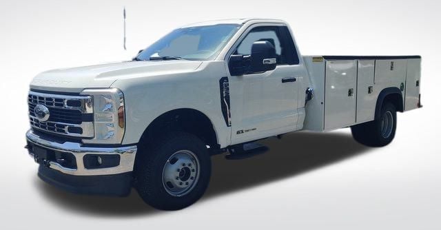 2024 Ford F-350 Super Duty Chassis Cab XL's photo