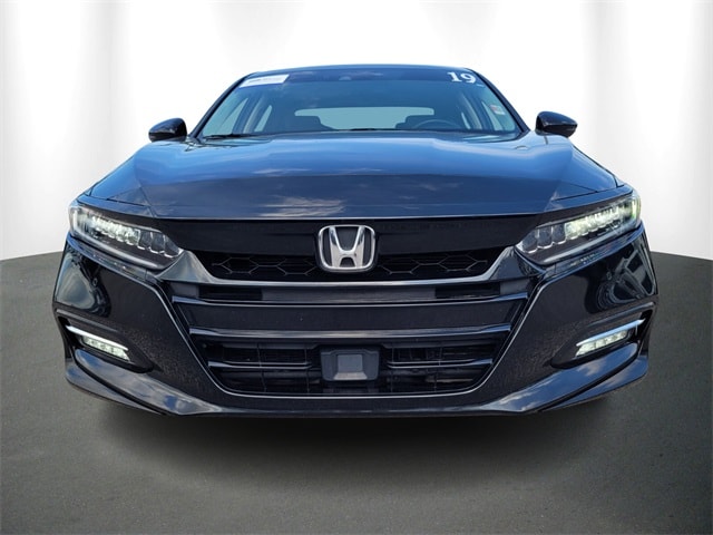 1HGCV3F98KA009145