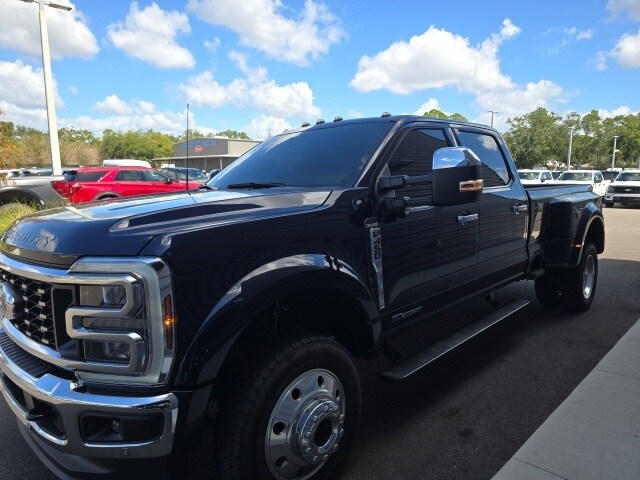 2025 Ford F-450 photo 4