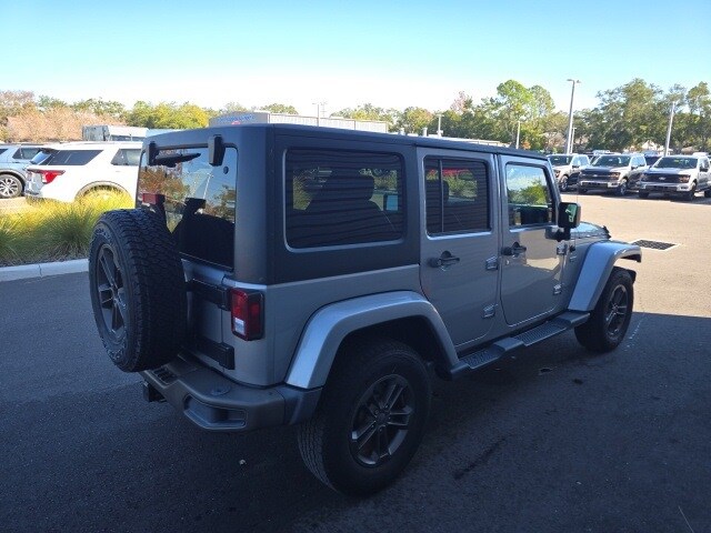 2016 Jeep Wrangler Unlimited Sahara photo 3