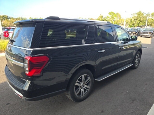 2022 Ford Expedition MAX Limited photo 4