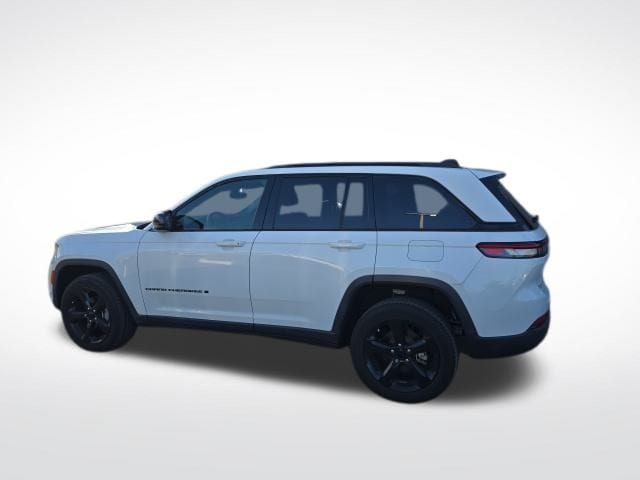 2023 Jeep Grand Cherokee Altitude's photo